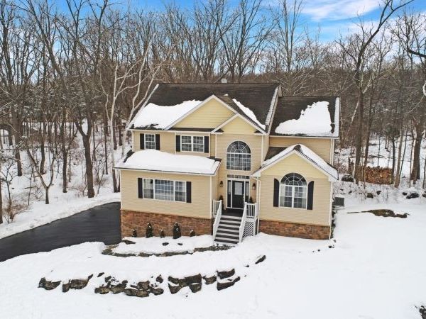 47 Ward Rd, Hardwick, NJ 07825