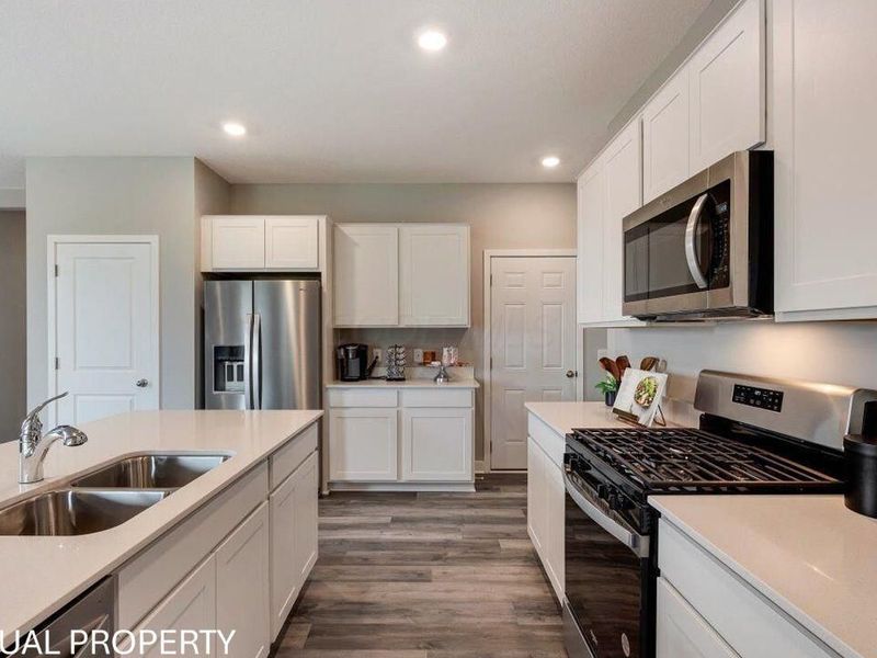 5972 Ebony Oak Drive, Canal Winchester, OH 43110 Photo 3