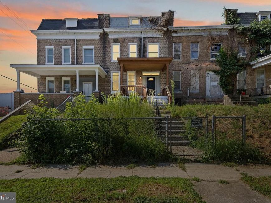 3003 Clifton Avenue, Baltimore, MD 21216 Main Photo