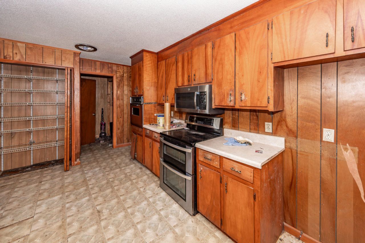 105 Renau Boulevard Photo 11