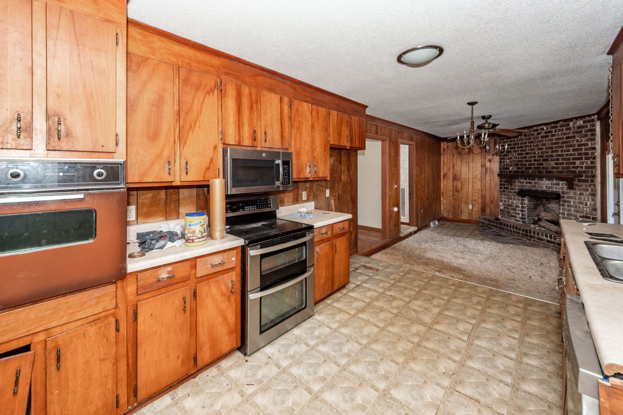 105 Renau Boulevard Photo 12