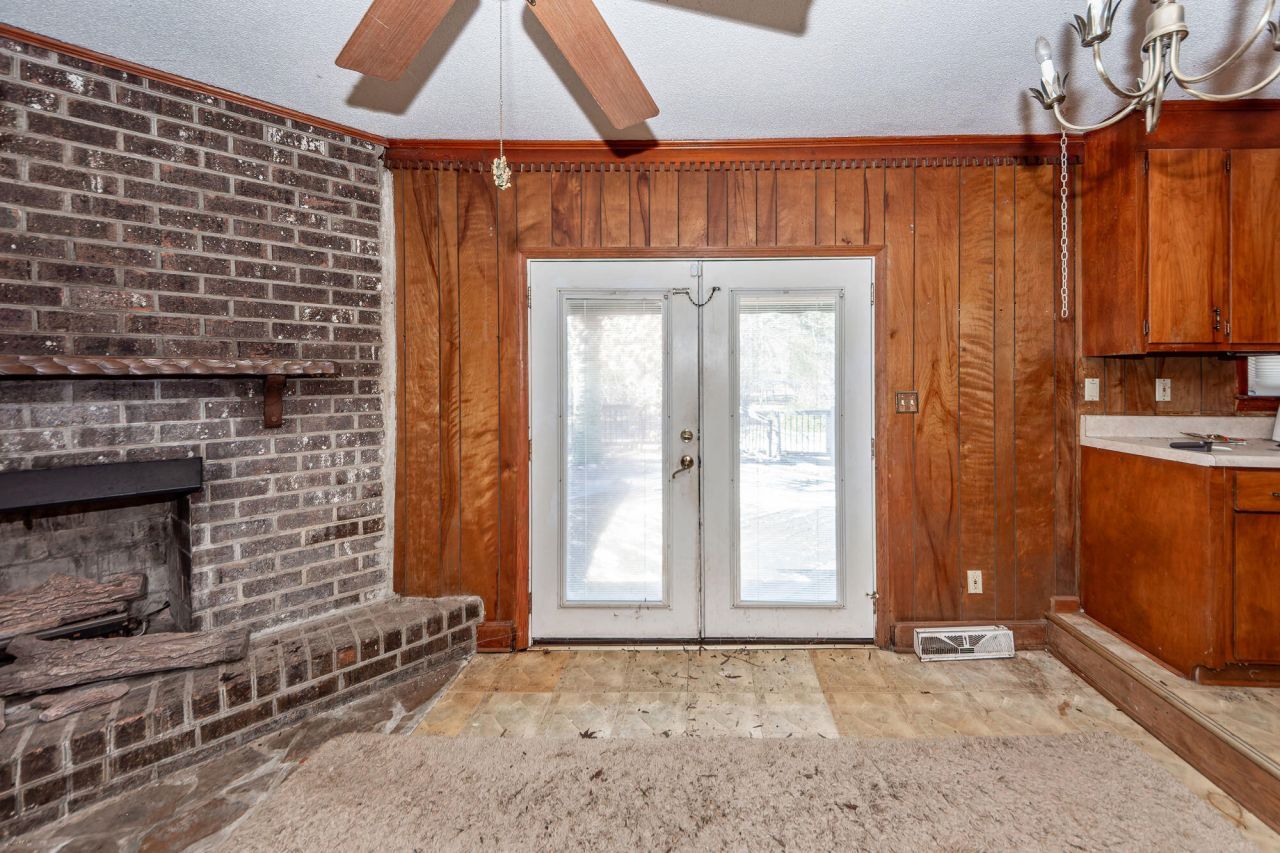 105 Renau Boulevard Photo 16