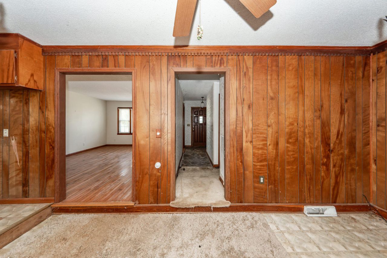 105 Renau Boulevard Photo 17