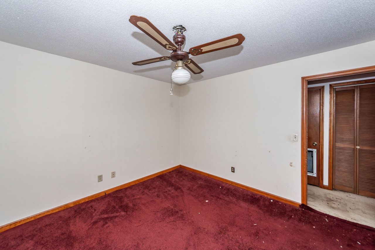 105 Renau Boulevard Photo 22