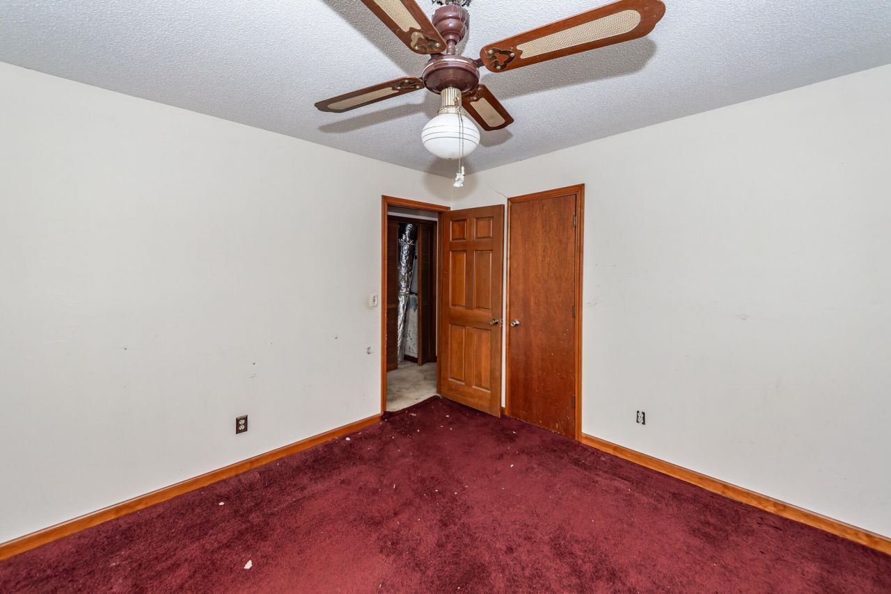 105 Renau Boulevard Photo 23