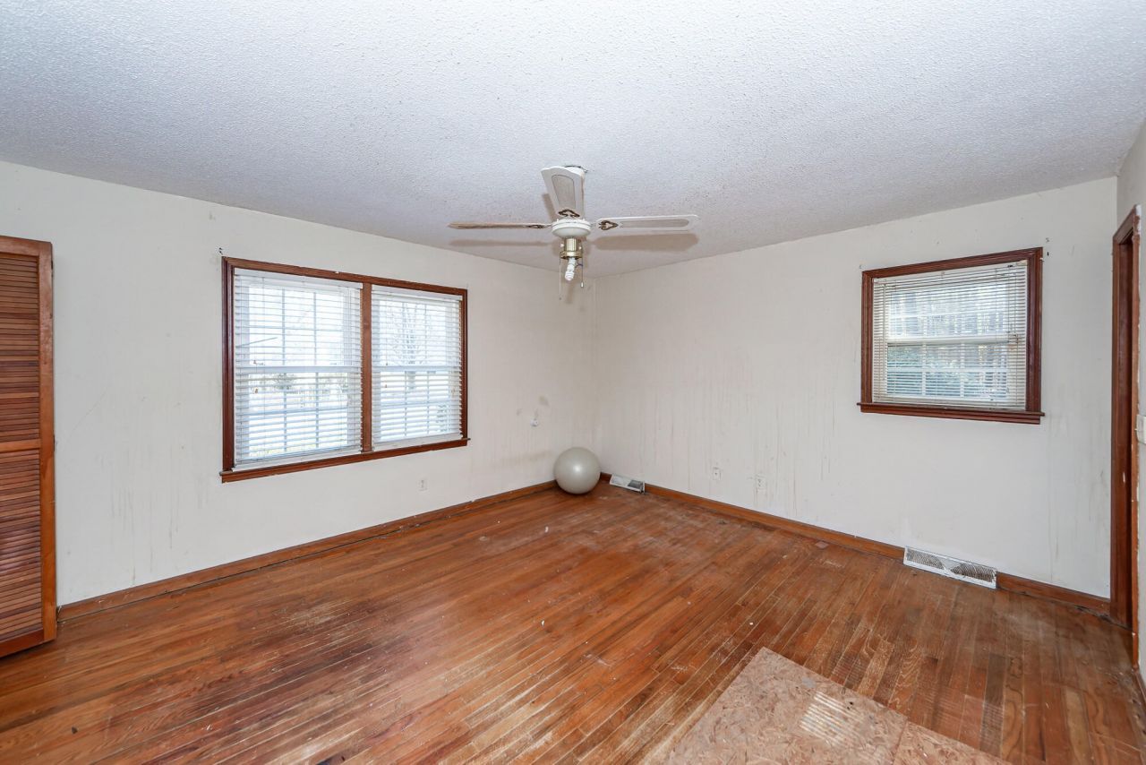 105 Renau Boulevard Photo 24