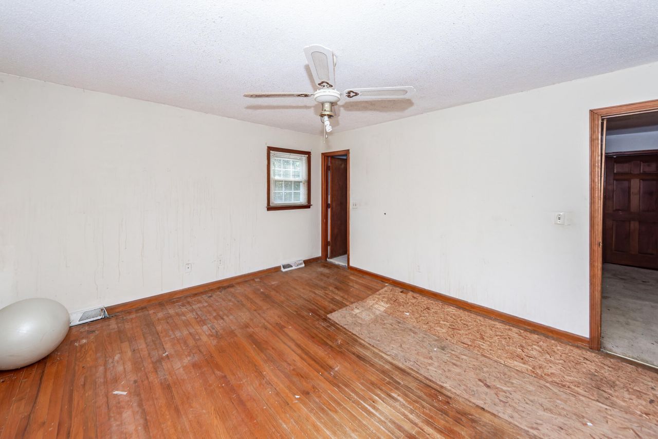 105 Renau Boulevard Photo 25