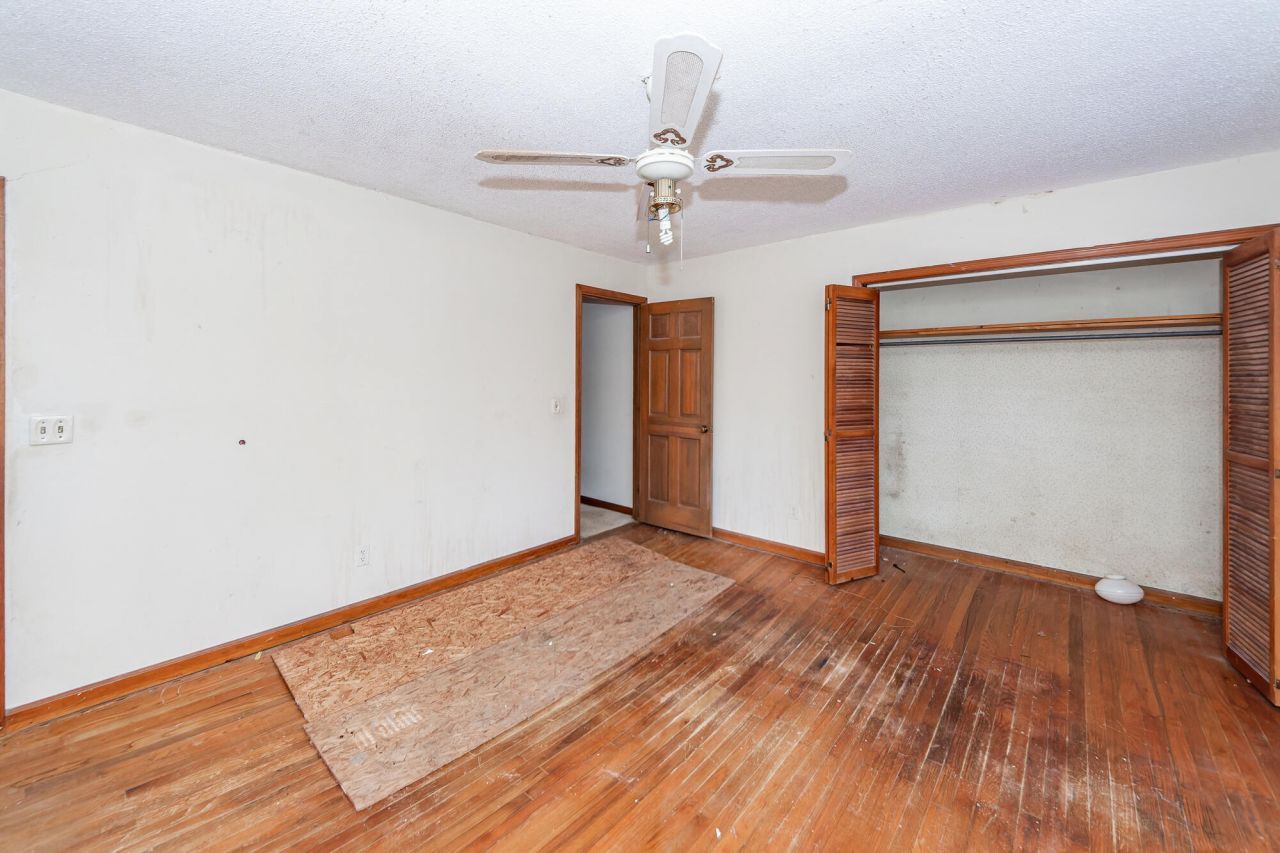 105 Renau Boulevard Photo 26