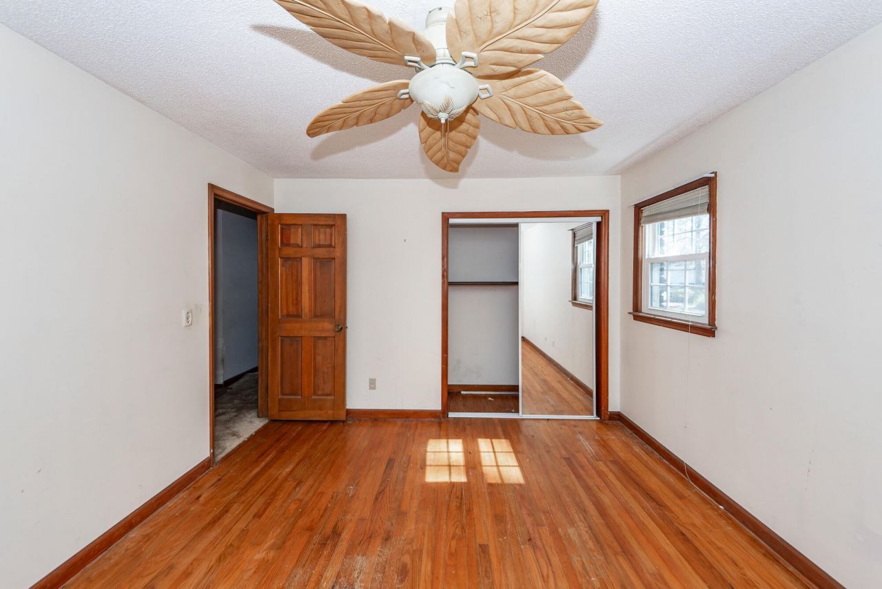 105 Renau Boulevard Photo 30