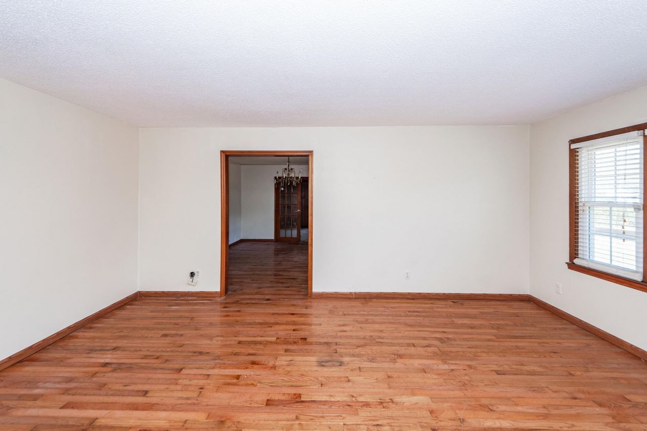 105 Renau Boulevard Photo 5