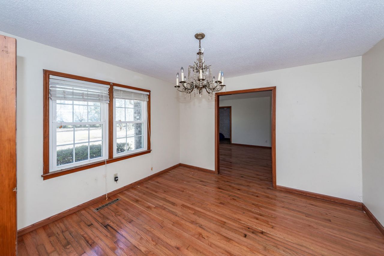 105 Renau Boulevard Photo 9