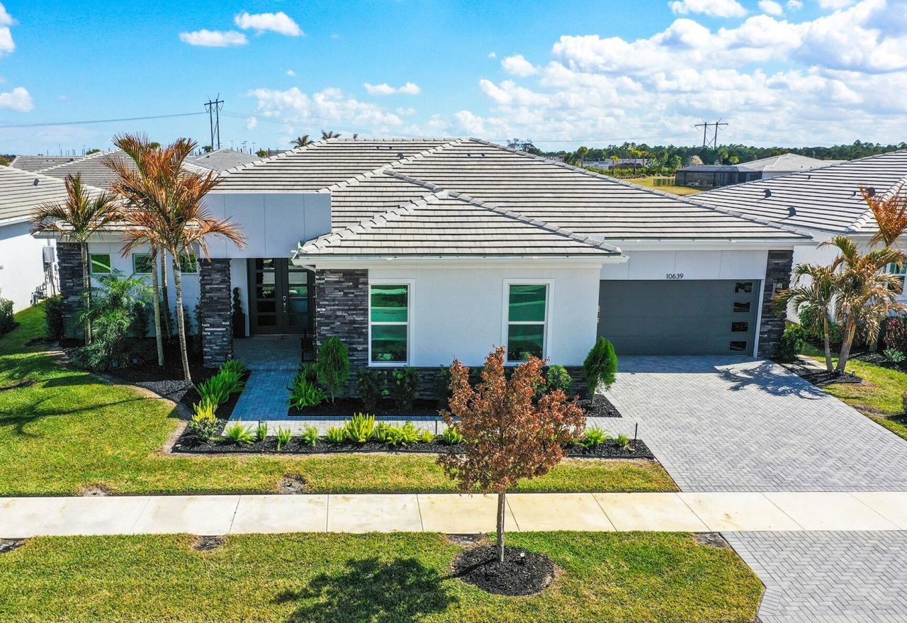 10639 SW Vineyard Drive, Port Saint Lucie, FL 34987 Photo