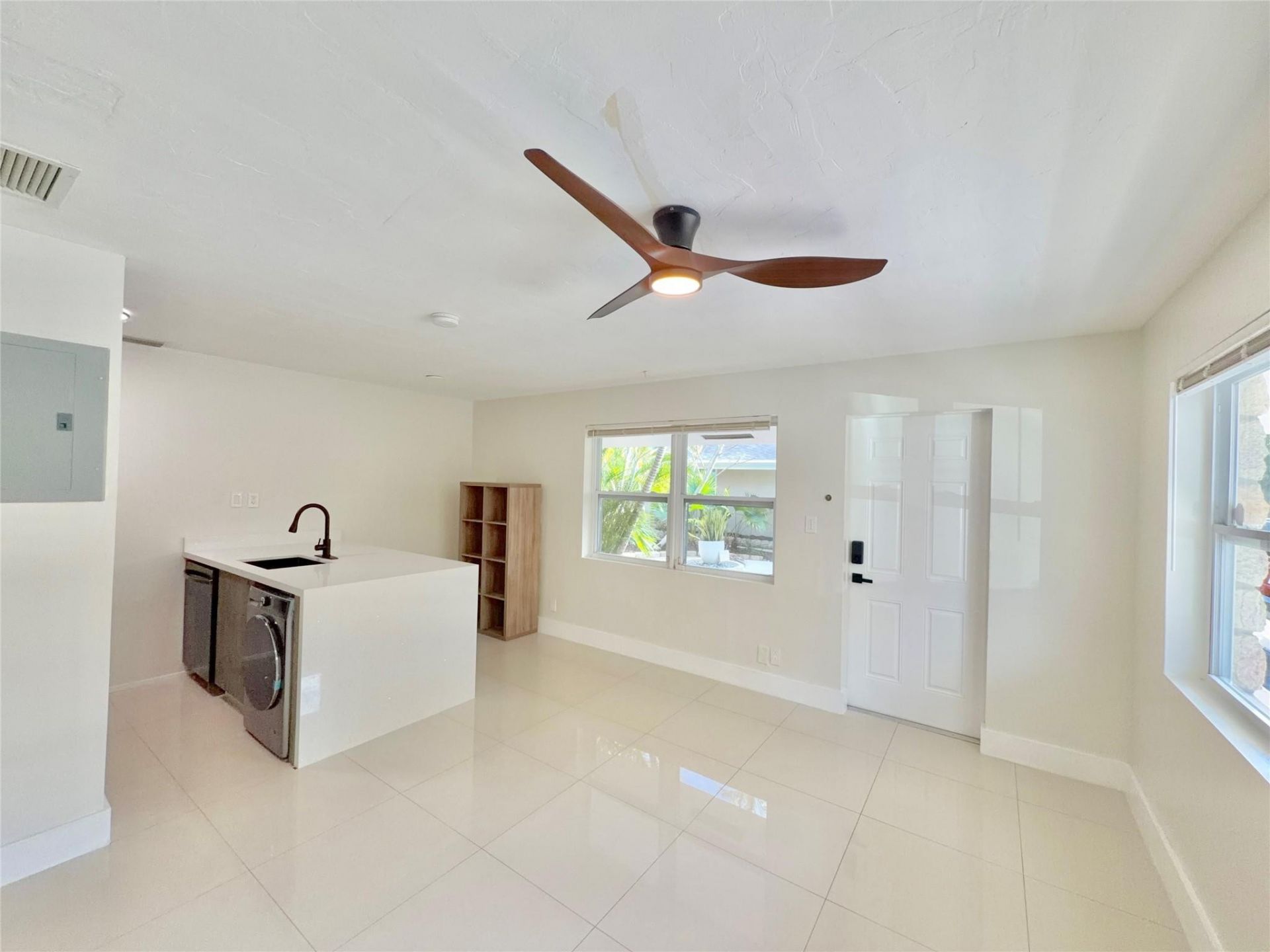 924 NE 17th Terrace, Unit 10, Fort Lauderdale, FL 33304 Photo