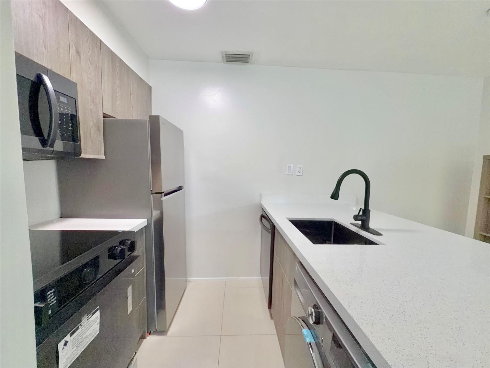 924 NE 17th Terrace, Unit 10, Fort Lauderdale, FL 33304 Photo