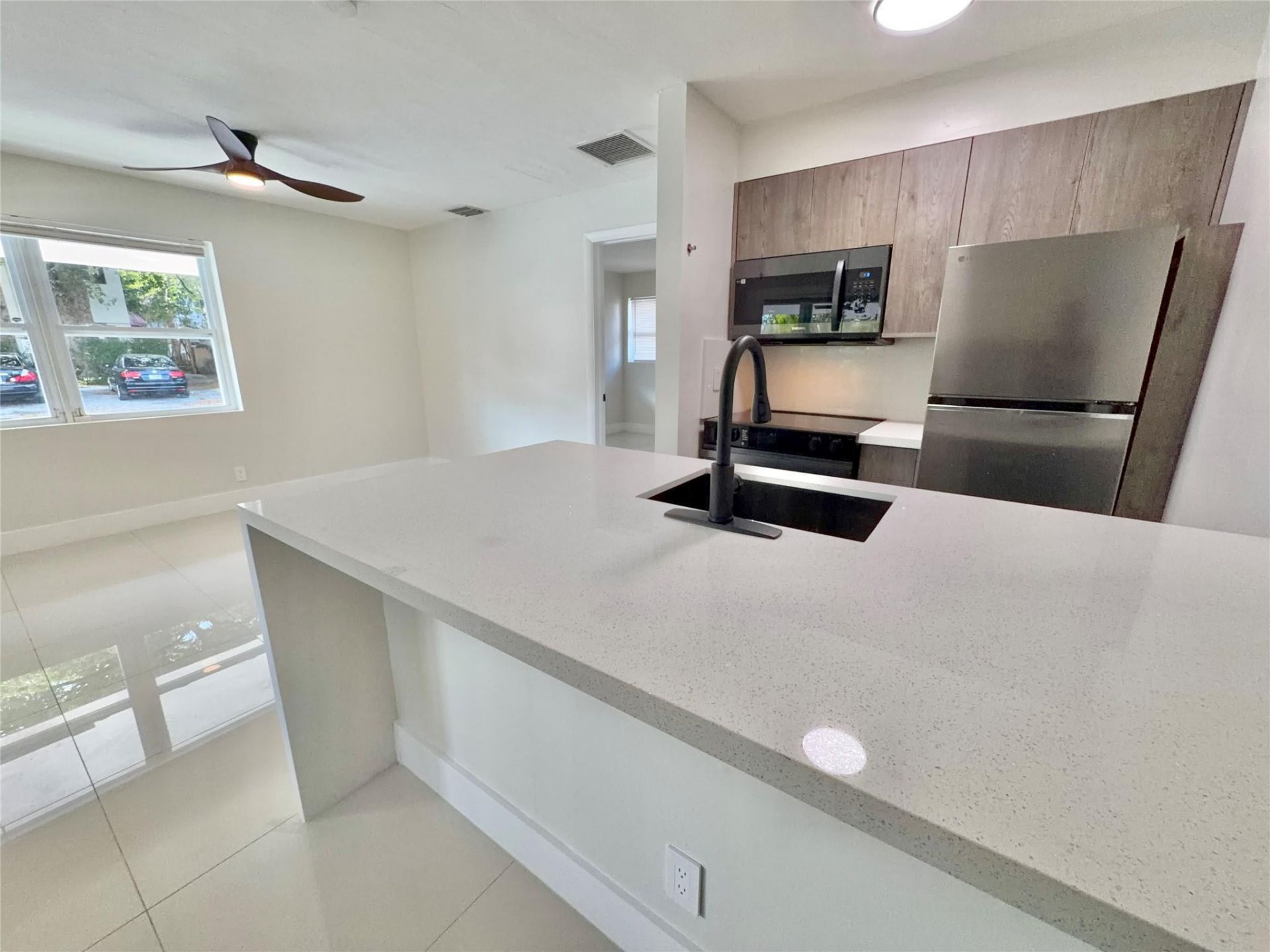 924 NE 17th Terrace, Unit 10, Fort Lauderdale, FL 33304 Photo