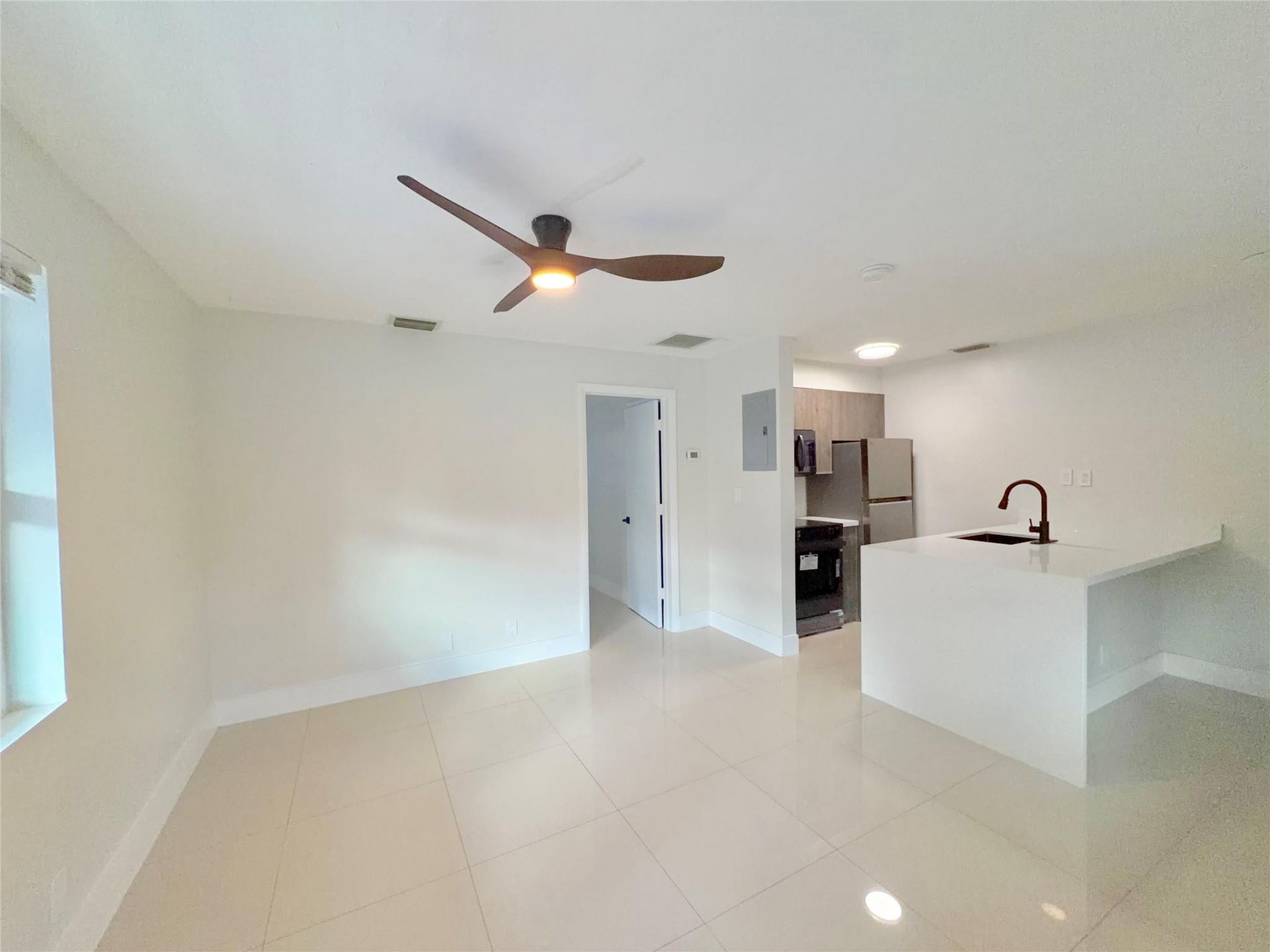 924 NE 17th Terrace, Unit 10, Fort Lauderdale, FL 33304 Photo
