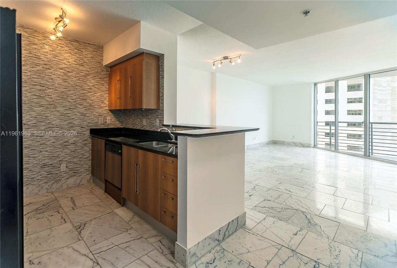 335 S Biscayne Bl , Unit 3210, Miami, FL 33131 Photo