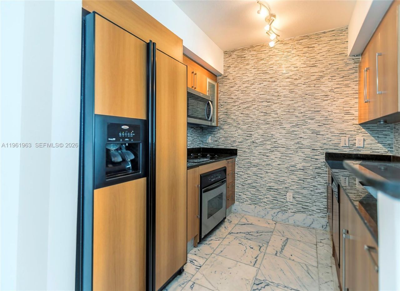 335 S Biscayne Bl , Unit 3210, Miami, FL 33131 Photo