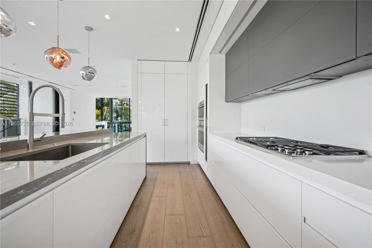 420 N Hibiscus Dr , Miami Beach, FL 33139 Photo