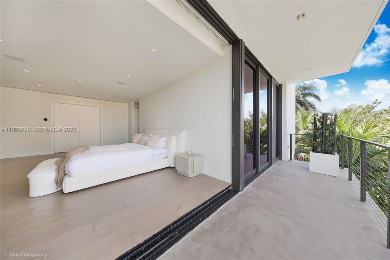 420 N Hibiscus Dr , Miami Beach, FL 33139 Photo