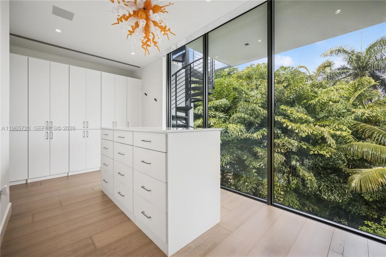 420 N Hibiscus Dr , Miami Beach, FL 33139 Photo