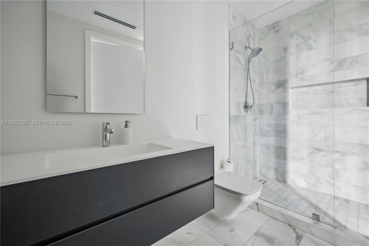 420 N Hibiscus Dr , Miami Beach, FL 33139 Photo