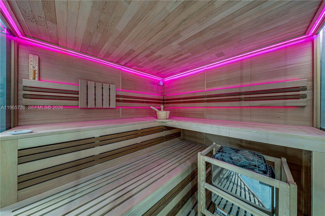 420 N Hibiscus Dr , Miami Beach, FL 33139 Photo