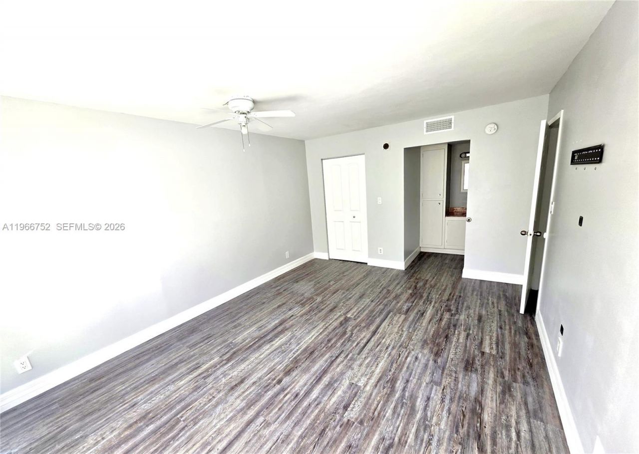 17021 N Bay Rd, Unit 324, Sunny Isles Beach, FL 33160 Photo