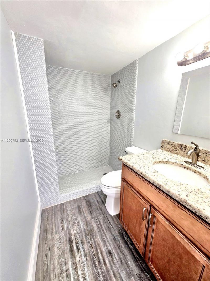 17021 N Bay Rd, Unit 324, Sunny Isles Beach, FL 33160 Photo
