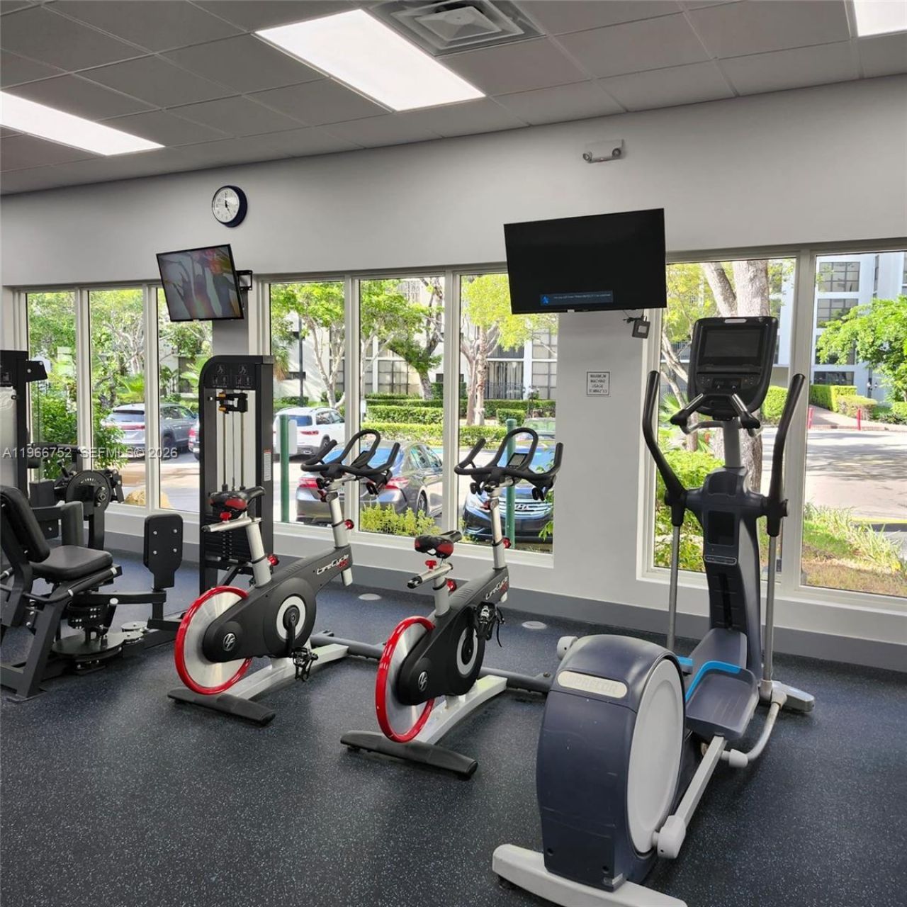 17021 N Bay Rd, Unit 324, Sunny Isles Beach, FL 33160 Photo