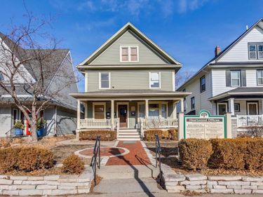 889 Grand Avenue , Saint Paul, MN 55105