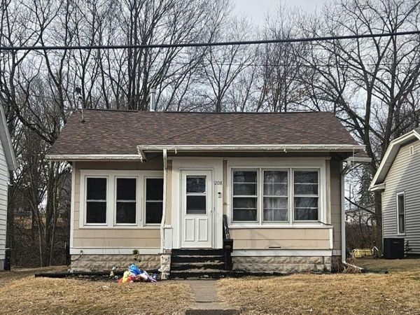 1208 ORANGE STREET, Muscatine, IA 52761