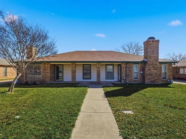 5722 Westchase Drive, North Richland Hills, TX 76180