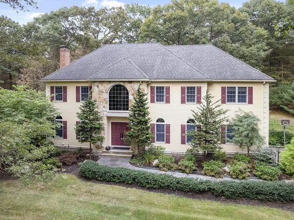 62 Walpole St, Dover, MA 02030