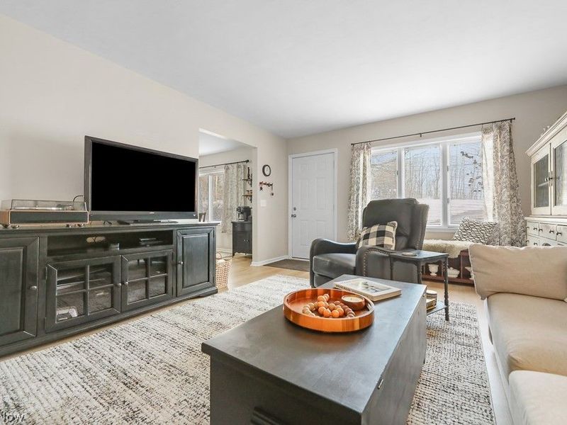 12445 Cleveland Avenue NW, Uniontown, OH 44685 Photo 4