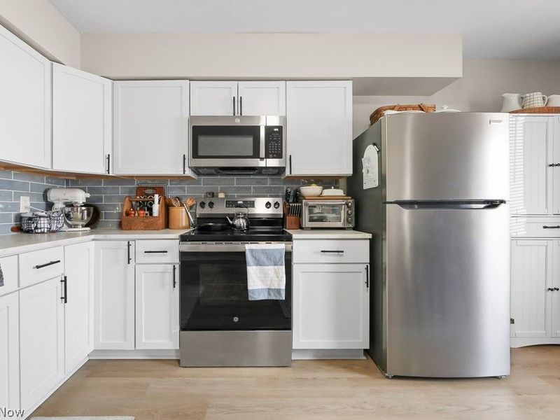 12445 Cleveland Avenue NW, Uniontown, OH 44685 Photo 7