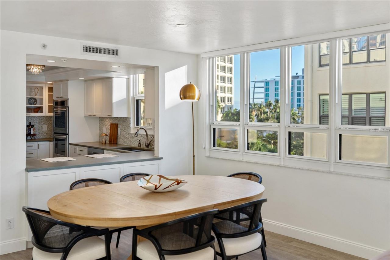101 Sunset Drive, Unit 402, Sarasota, FL 34236 Photo