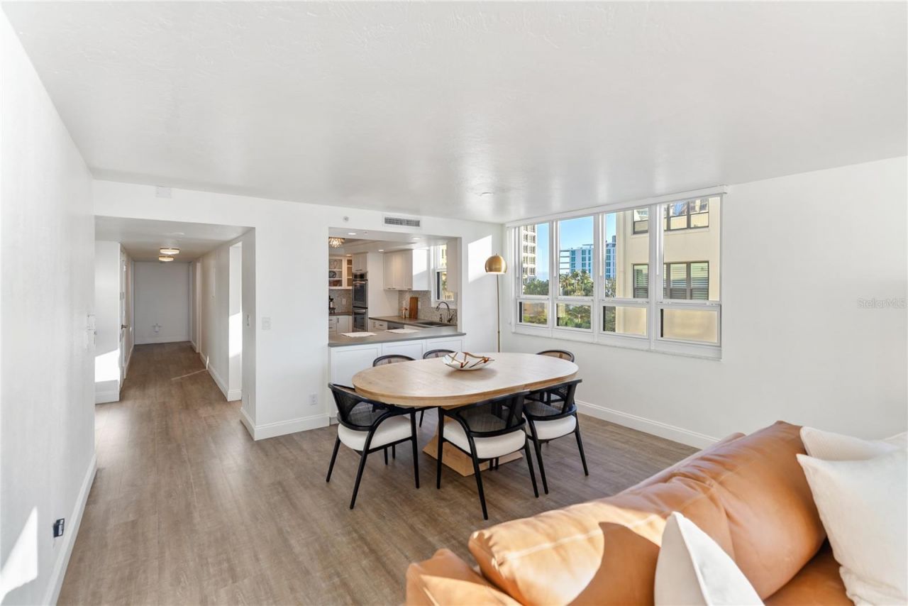 101 Sunset Drive, Unit 402, Sarasota, FL 34236 Photo