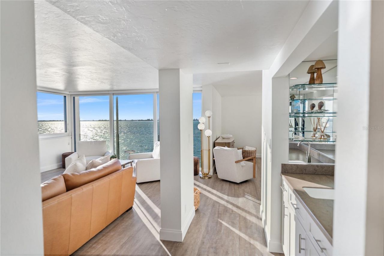 101 Sunset Drive, Unit 402, Sarasota, FL 34236 Photo