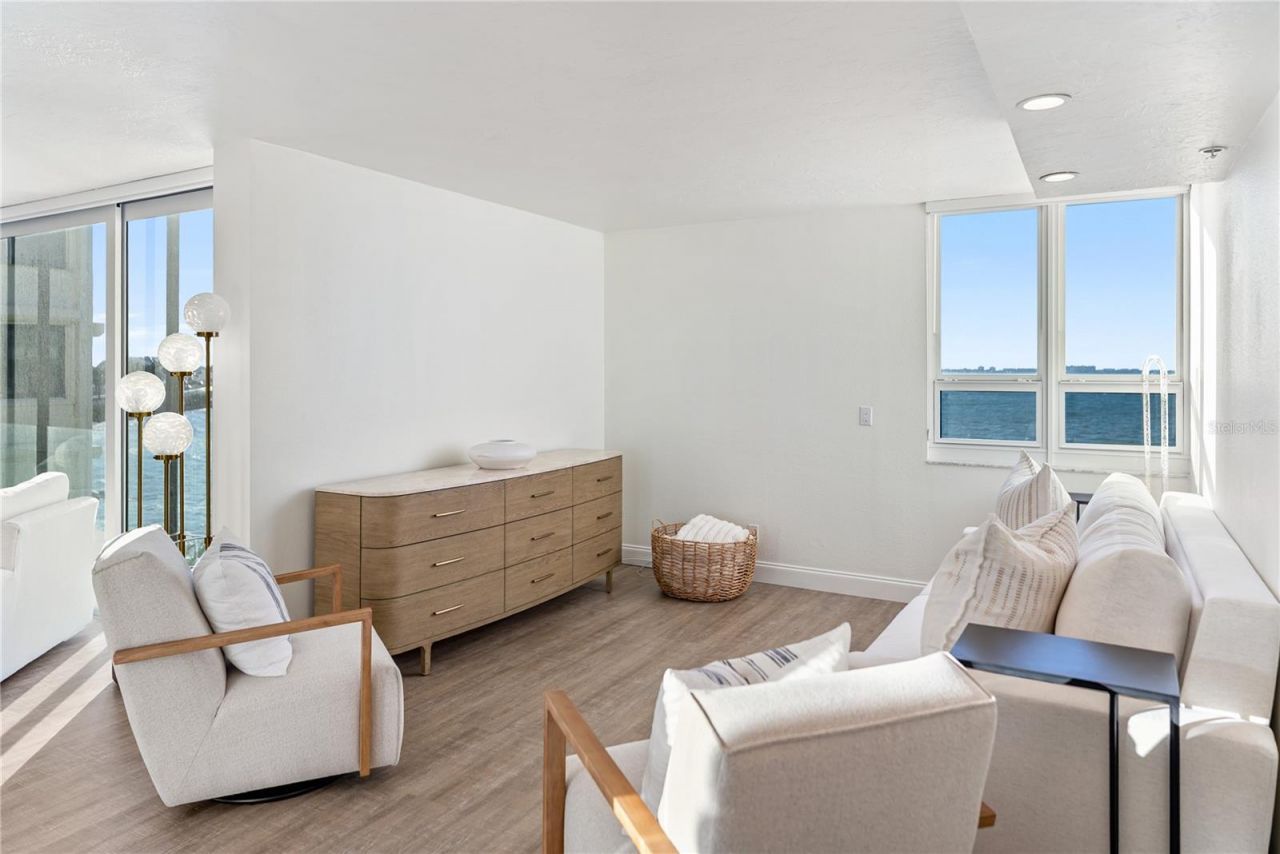 101 Sunset Drive, Unit 402, Sarasota, FL 34236 Photo