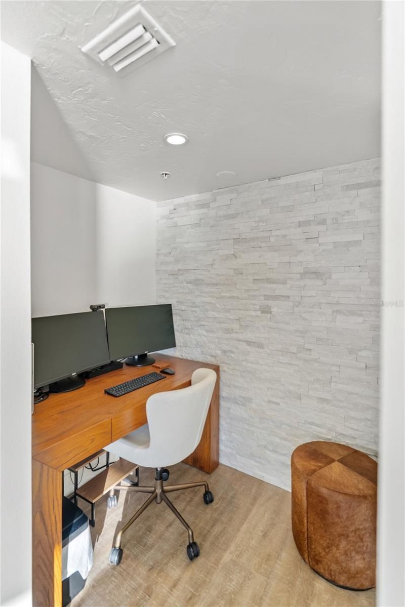 101 Sunset Drive, Unit 402, Sarasota, FL 34236 Photo