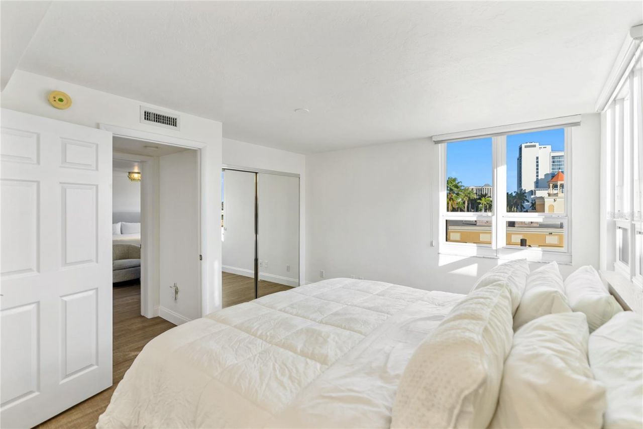 101 Sunset Drive, Unit 402, Sarasota, FL 34236 Photo