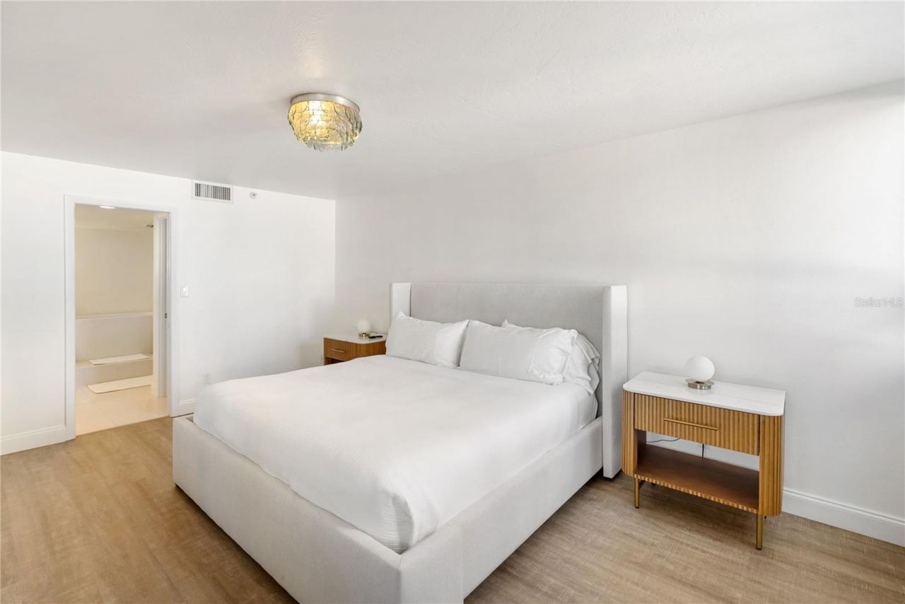 101 Sunset Drive, Unit 402, Sarasota, FL 34236 Photo