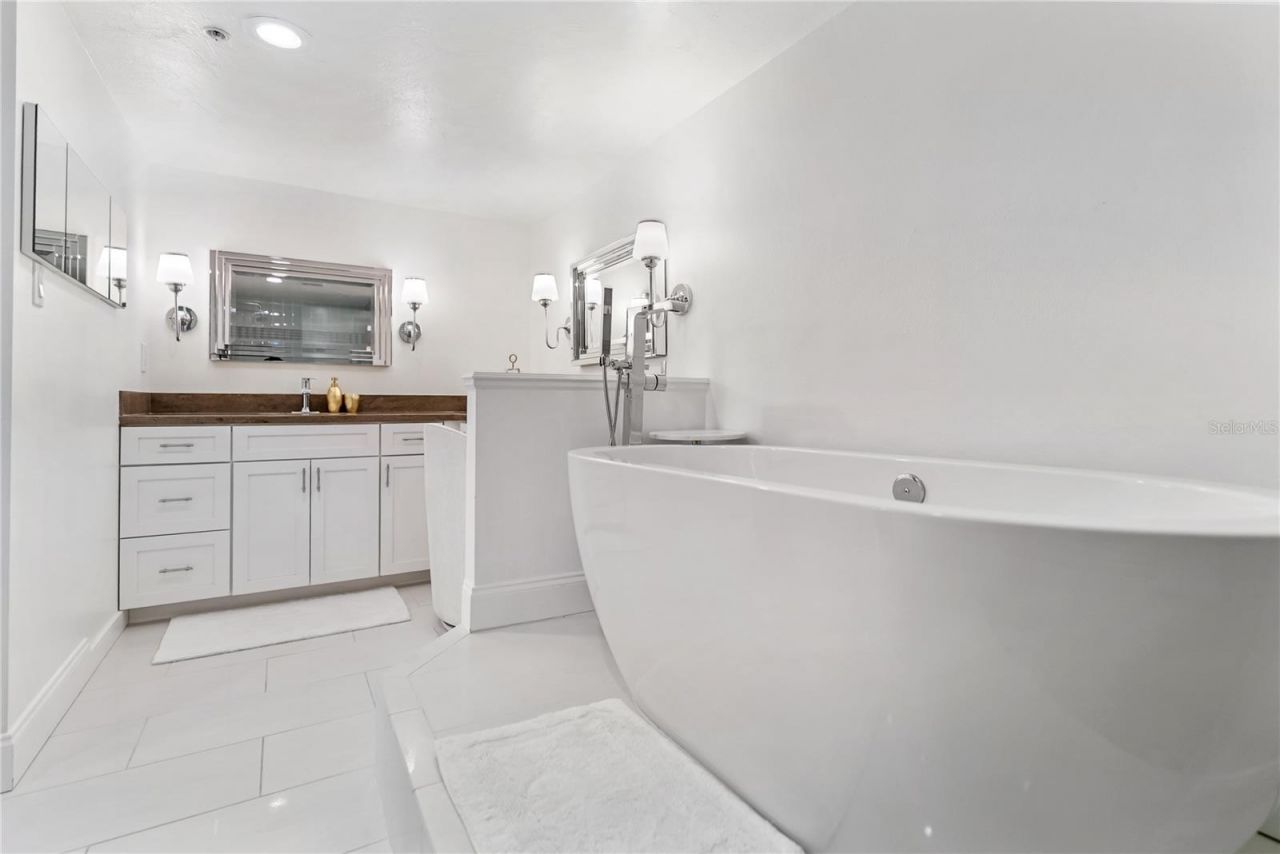 101 Sunset Drive, Unit 402, Sarasota, FL 34236 Photo