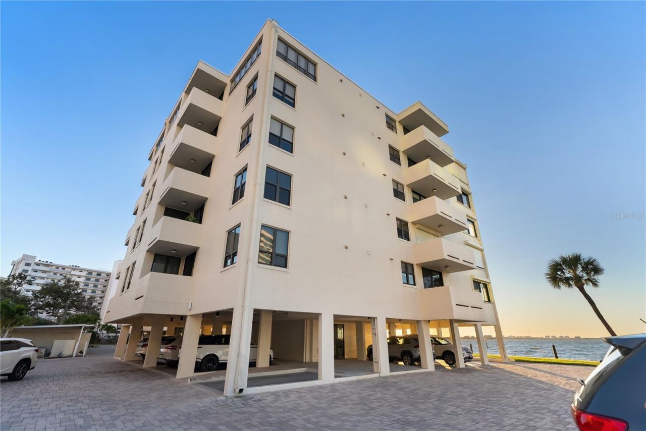 101 Sunset Drive, Unit 402, Sarasota, FL 34236 Photo