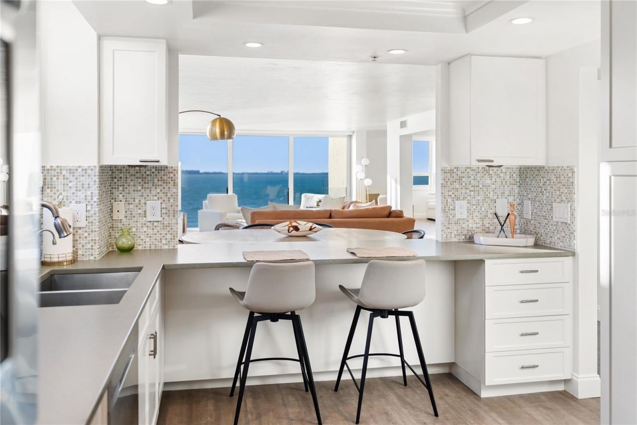 101 Sunset Drive, Unit 402, Sarasota, FL 34236 Photo