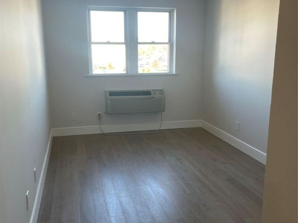 320 Post Avenue , Unit 2D, Westbury, NY 11590