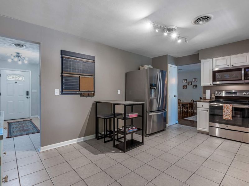 6000 Cobbleskill Court, Centerville, OH 45459 Photo 12