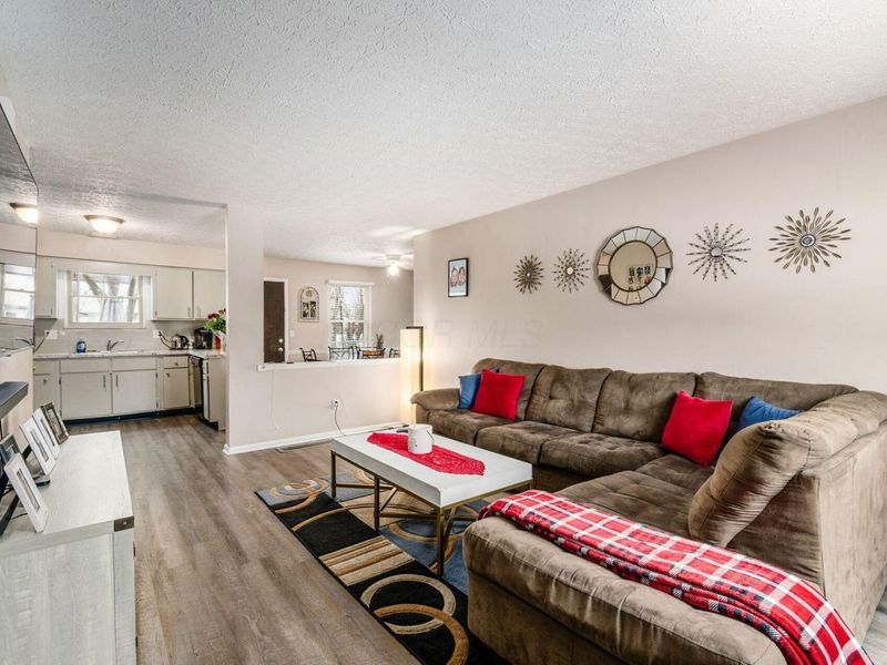 6142 Laurelwood Court, Columbus, OH 43229 Photo 3