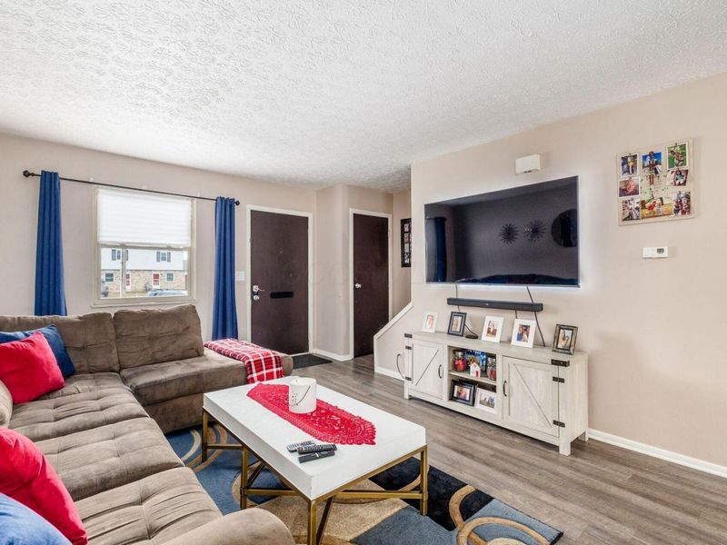 6142 Laurelwood Court, Columbus, OH 43229 Photo 4